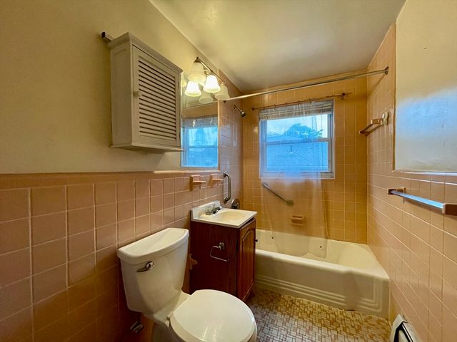 39 Montvale Ave. 9, Woburn, MA 01801