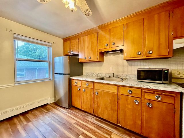 39 Montvale Ave. 9, Woburn, MA 01801