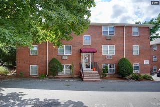 39 Montvale Ave. 9, Woburn, MA 01801