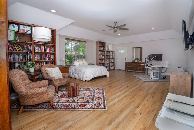 1605 GULF ROAD, Tarpon Springs, FL 34689