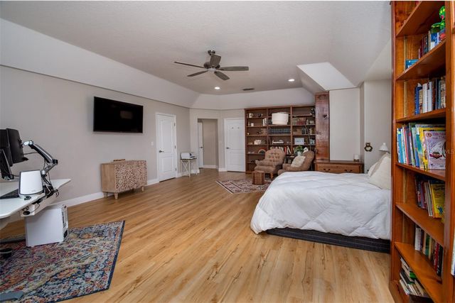 1605 GULF ROAD, Tarpon Springs, FL 34689