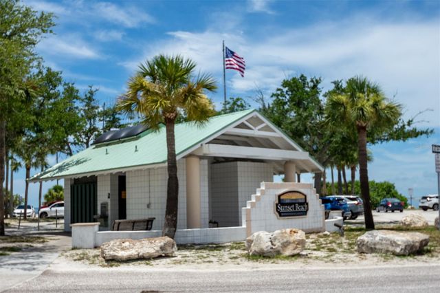1605 GULF ROAD, Tarpon Springs, FL 34689