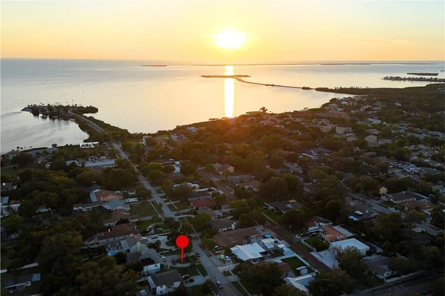 1605 GULF ROAD, Tarpon Springs, FL 34689