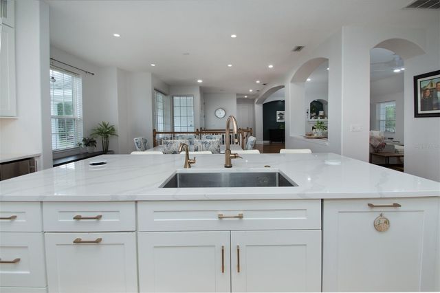 1605 GULF ROAD, Tarpon Springs, FL 34689