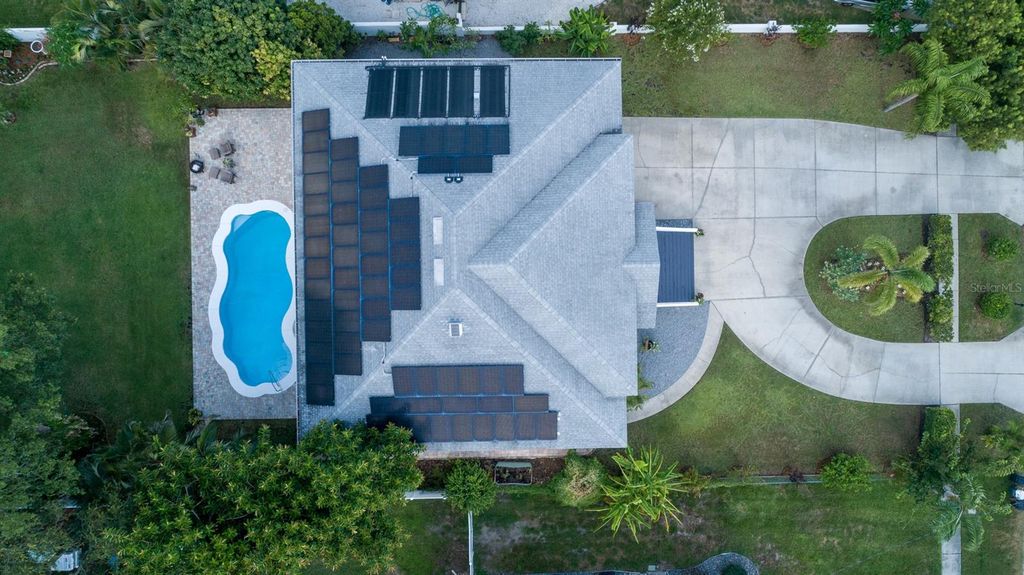 Image 11 of property listing at 1605 GULF ROAD, Tarpon Springs, FL 34689