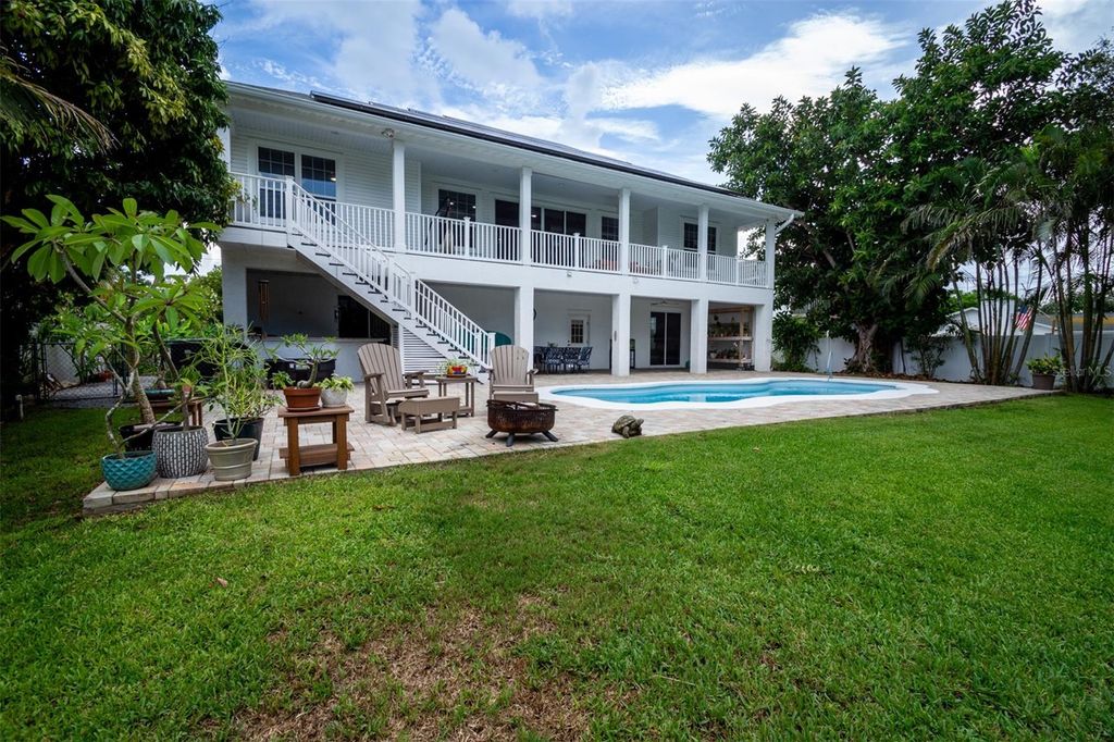 Image 18 of property listing at 1605 GULF ROAD, Tarpon Springs, FL 34689