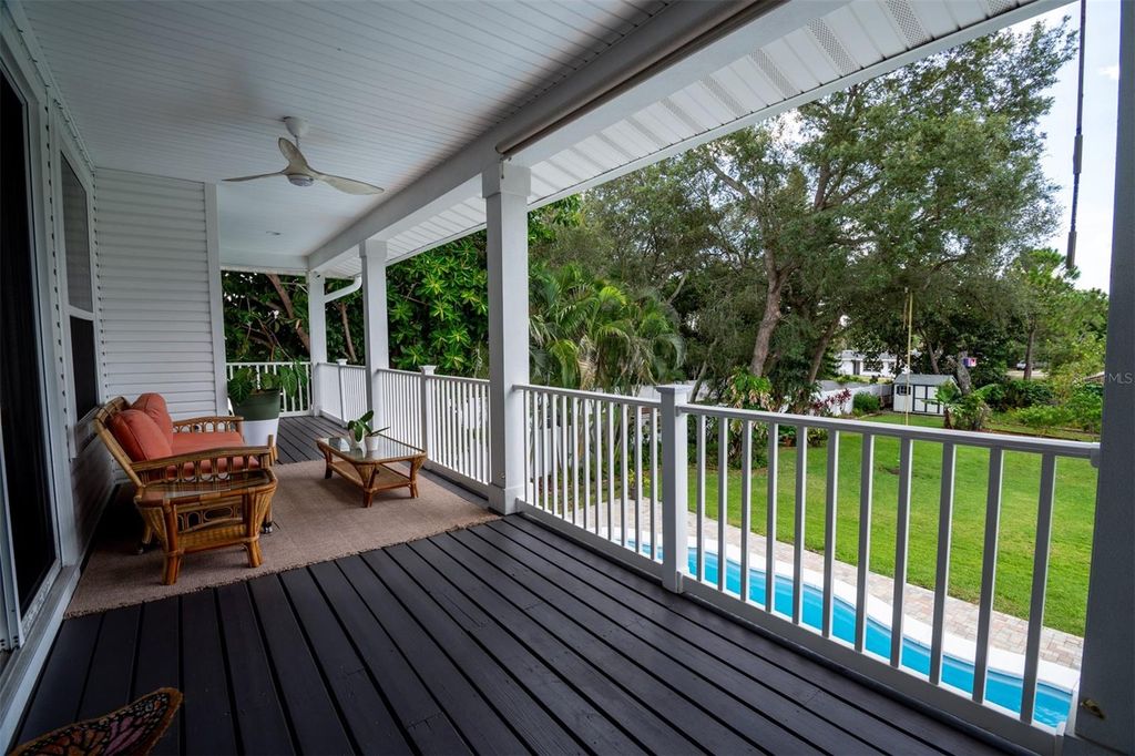 Image 19 of property listing at 1605 GULF ROAD, Tarpon Springs, FL 34689