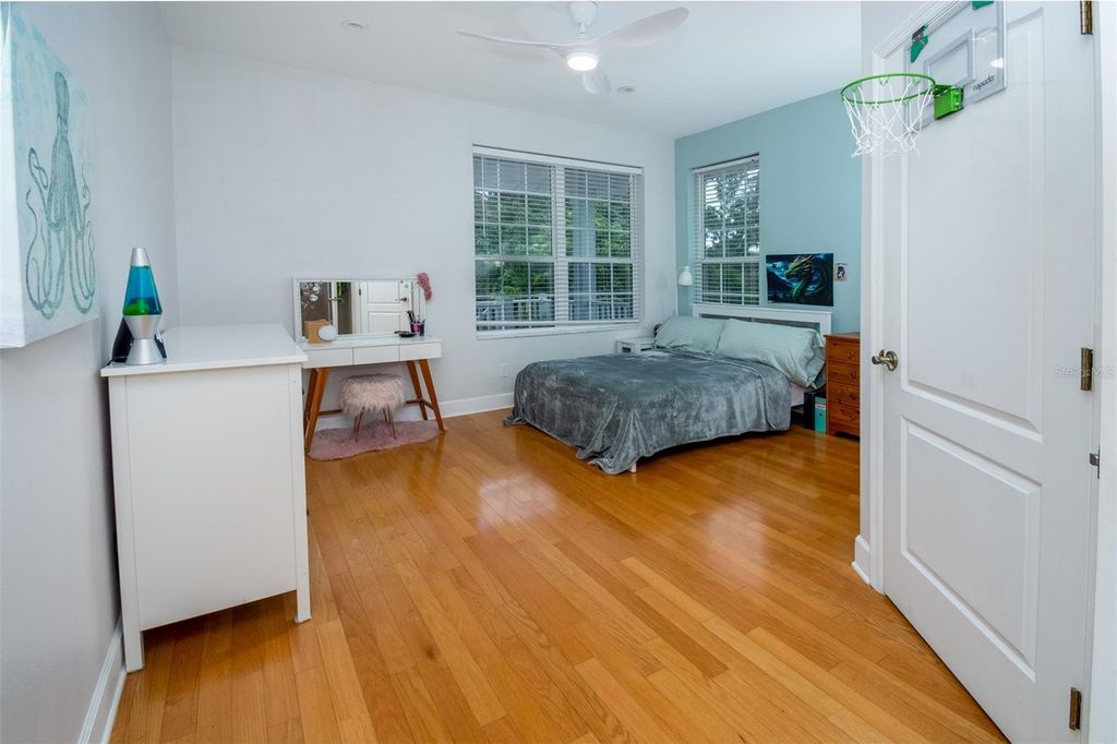 Image 30 of property listing at 1605 GULF ROAD, Tarpon Springs, FL 34689