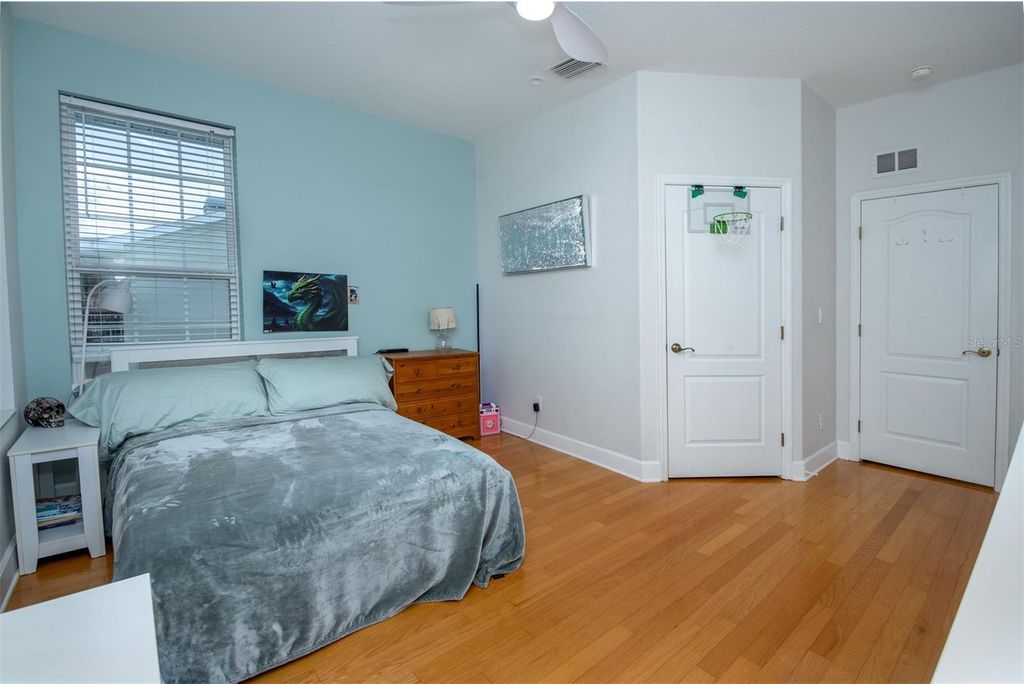 Image 31 of property listing at 1605 GULF ROAD, Tarpon Springs, FL 34689