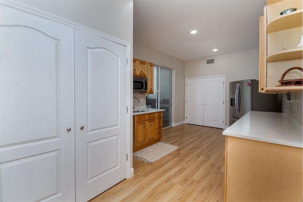 Image 41 of property listing at 1605 GULF ROAD, Tarpon Springs, FL 34689