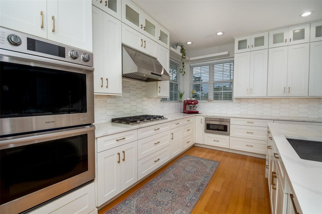 Image 8 of property listing at 1605 GULF ROAD, Tarpon Springs, FL 34689