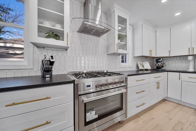 65 Sebbins Pond Drive, Bedford, NH 03110