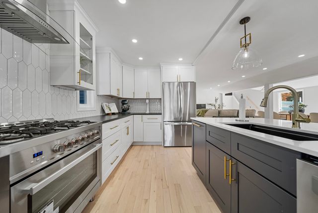 65 Sebbins Pond Drive, Bedford, NH 03110