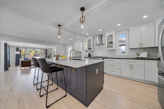 65 Sebbins Pond Drive, Bedford, NH 03110