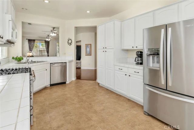 331 Hollyhill Drive, Bakersfield, CA 93312