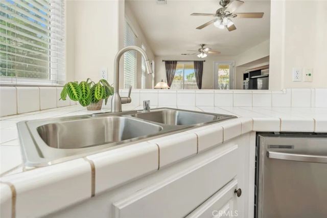 331 Hollyhill Drive, Bakersfield, CA 93312