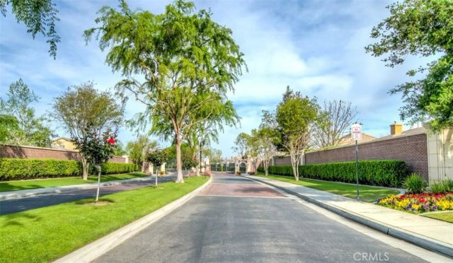 331 Hollyhill Drive, Bakersfield, CA 93312