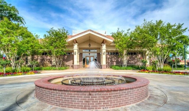 331 Hollyhill Drive, Bakersfield, CA 93312