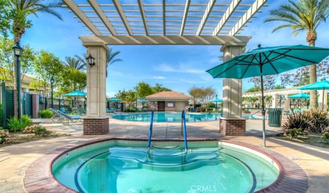 331 Hollyhill Drive, Bakersfield, CA 93312