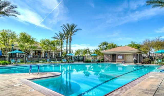 331 Hollyhill Drive, Bakersfield, CA 93312