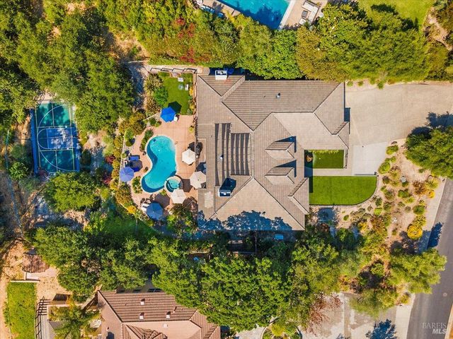 729 Montebello Dr, Santa Rosa, CA 95403