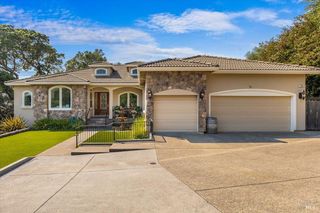 729 Montebello Dr, Santa Rosa, CA 95403