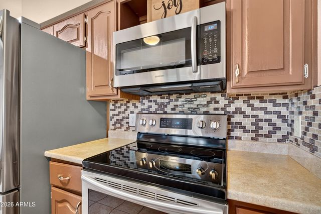 803 LEISURE WORLD --, Mesa, AZ 85206