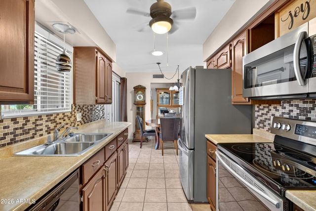 803 LEISURE WORLD --, Mesa, AZ 85206
