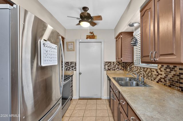803 LEISURE WORLD --, Mesa, AZ 85206
