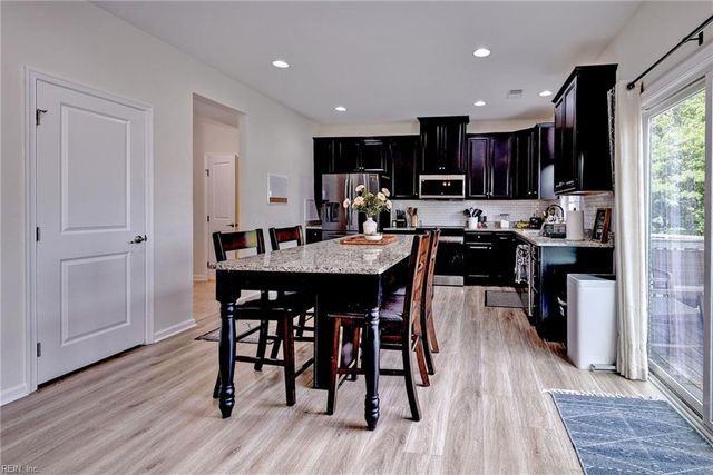 6 Ada CT, Hampton, VA 23666