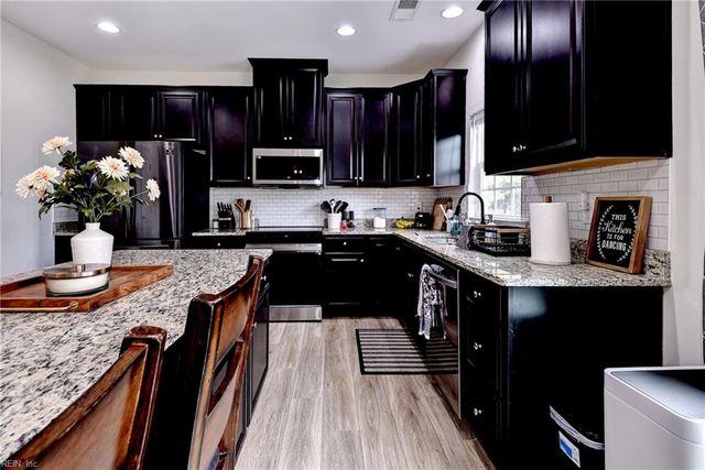 6 Ada CT, Hampton, VA 23666