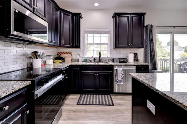 6 Ada CT, Hampton, VA 23666