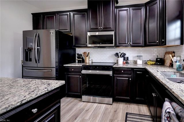 6 Ada CT, Hampton, VA 23666