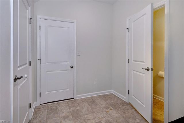6 Ada CT, Hampton, VA 23666