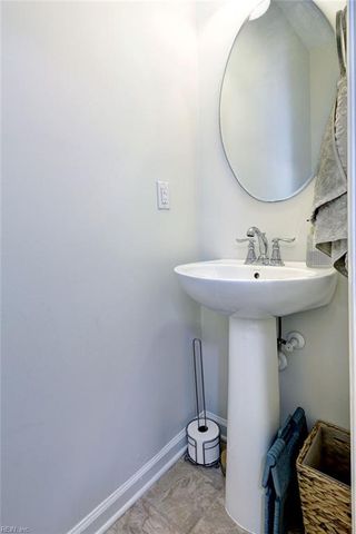 6 Ada CT, Hampton, VA 23666