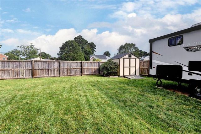 6 Ada CT, Hampton, VA 23666