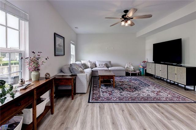 6 Ada CT, Hampton, VA 23666