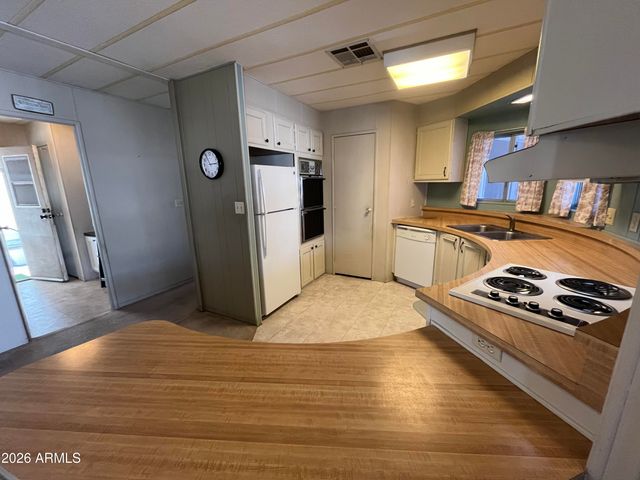 10960 N 67TH Avenue 81, Glendale, AZ 85304