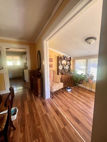 504 N College Street, Huntsville, AR 72740