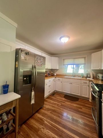 504 N College Street, Huntsville, AR 72740