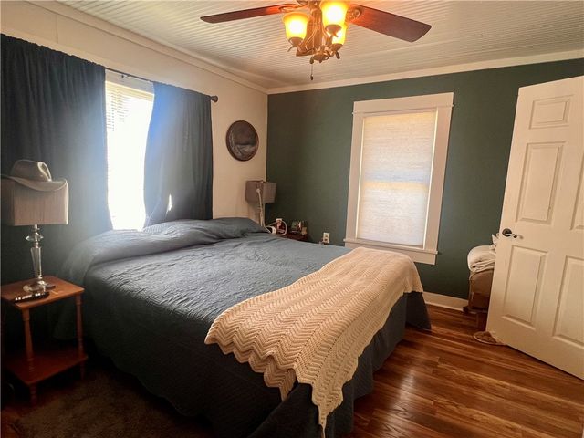 504 N College Street, Huntsville, AR 72740