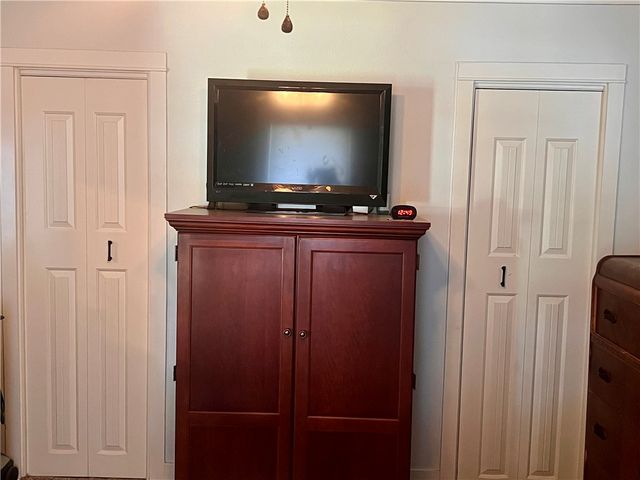 504 N College Street, Huntsville, AR 72740