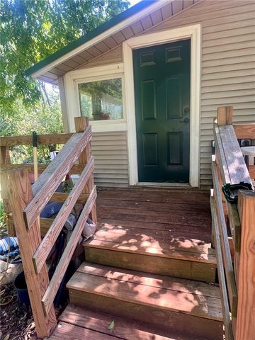 504 N College Street, Huntsville, AR 72740