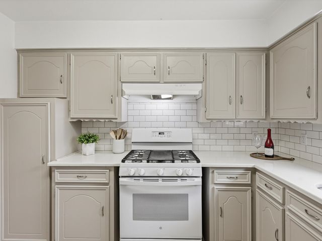 904 Aluminum Plant Road, Rockwall, TX 75087