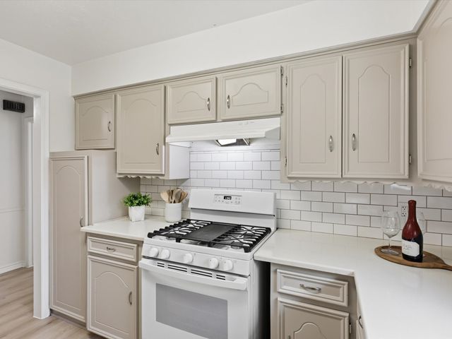 904 Aluminum Plant Road, Rockwall, TX 75087