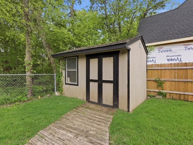 904 Aluminum Plant Road, Rockwall, TX 75087