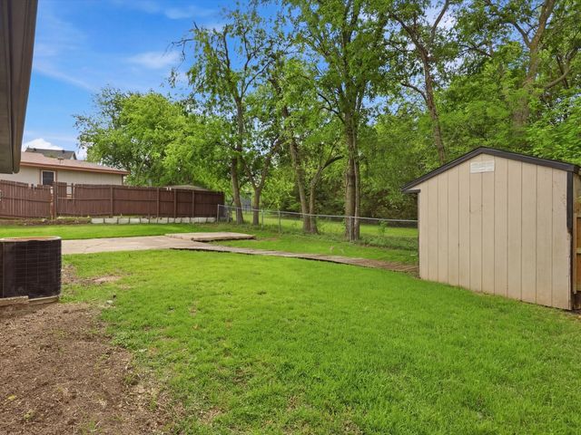 904 Aluminum Plant Road, Rockwall, TX 75087