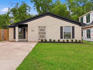 904 Aluminum Plant Road, Rockwall, TX 75087