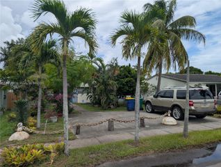 274 SW 9th St 2, Dania Beach, FL 33004