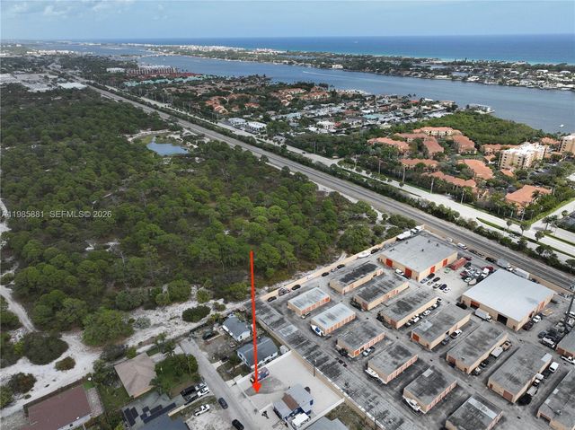 7772 Loomis Street, Hypoluxo, FL 33462